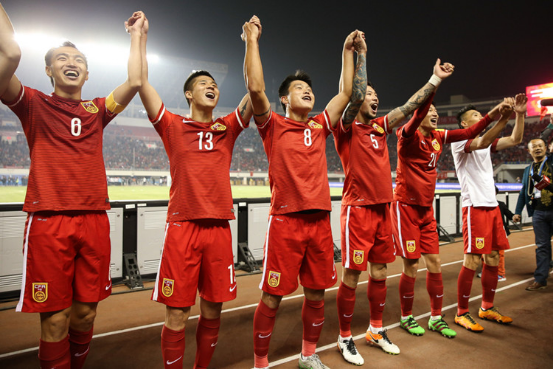 国足挺进12强与版权输出赚得钱一样多