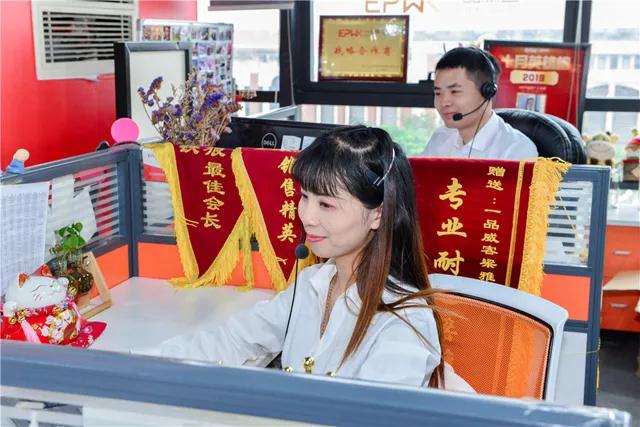 一品威客欺骗服务商买会员？看看与平台二次续约的95后创业者是如何接单的