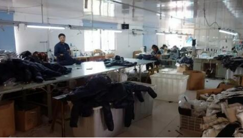 江苏南通如皋一服装公司被举报假冒他人注册商标