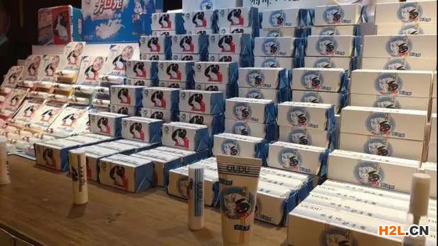 “大白兔”还是“人白免”?小心买到山寨版大白兔唇膏!