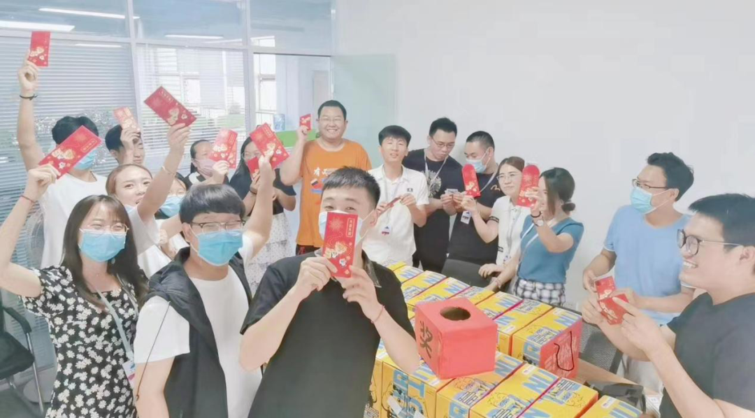 试水外包行业，两年团队扩大3倍，感谢一品威客的精准订单推送！