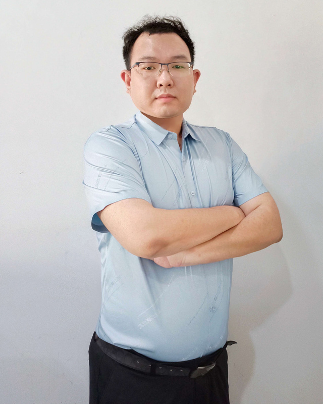 通过线上发展,他们的团队迅速扩张,接单能力越来越强