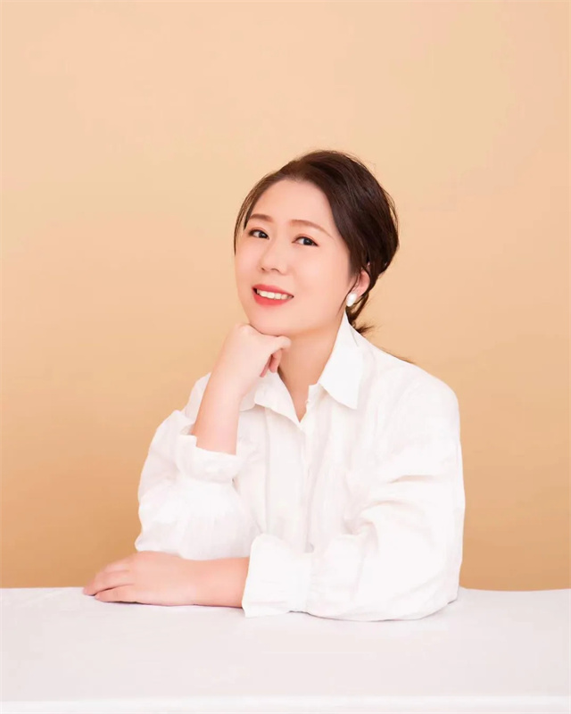 职场掌舵人X家庭守护者：妈妈们的双重人生法则