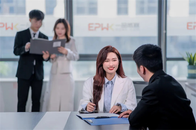 从校园到商海:大学同窗携手,以技术破局创业之路