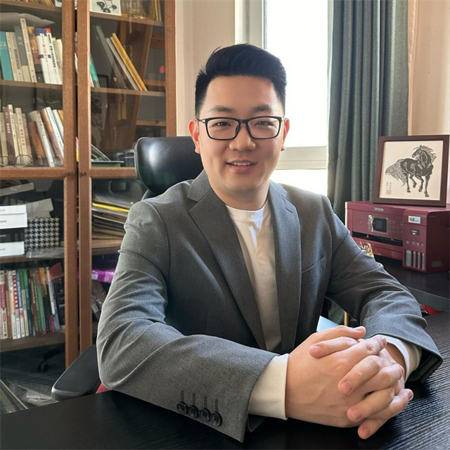 从技术打工人到企业总经理,35+的他靠踏实专业不断逆袭